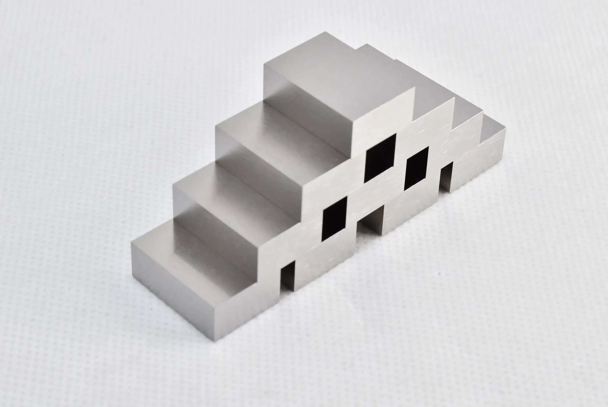 Tungsten alloy main shaft balancing block